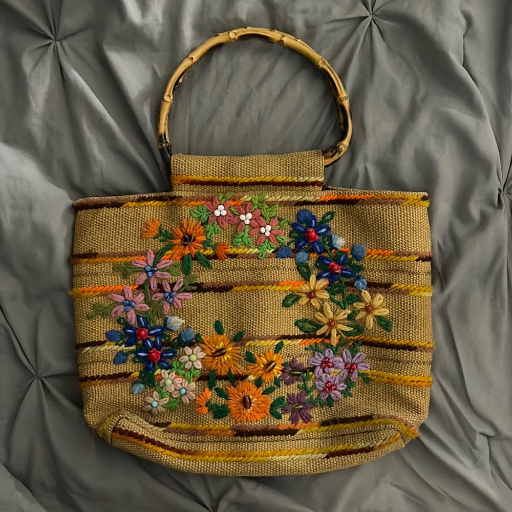 Gorgeous vintage floral purse